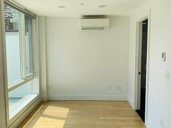 3rd image of 25-10 38th Ave #7AA