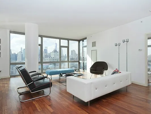 Sold by Sotheby's International Realty | media 1