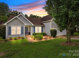 1433 Moss Creek Dr, Harrisburg, NC 28075