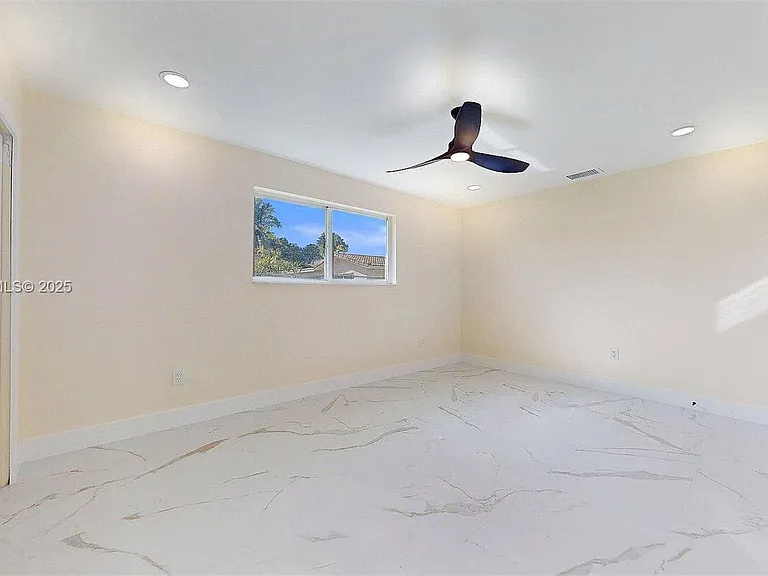 3801 SW 132nd Ave — Photo 14
