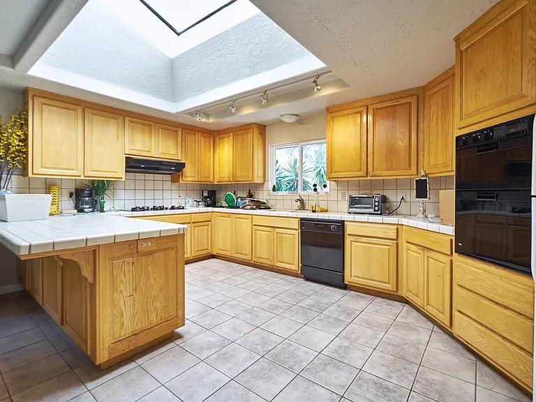 105 Western Ct — Photo 6