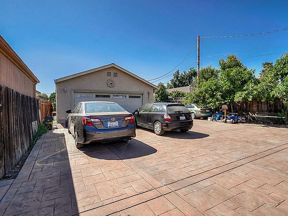 2nd image of 1188 Peach Ct