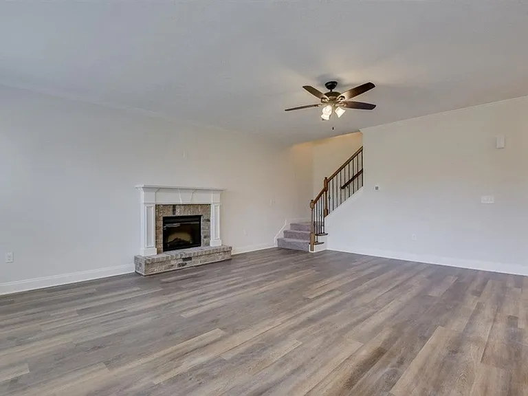 1011 Spotswood Cir — Photo 40