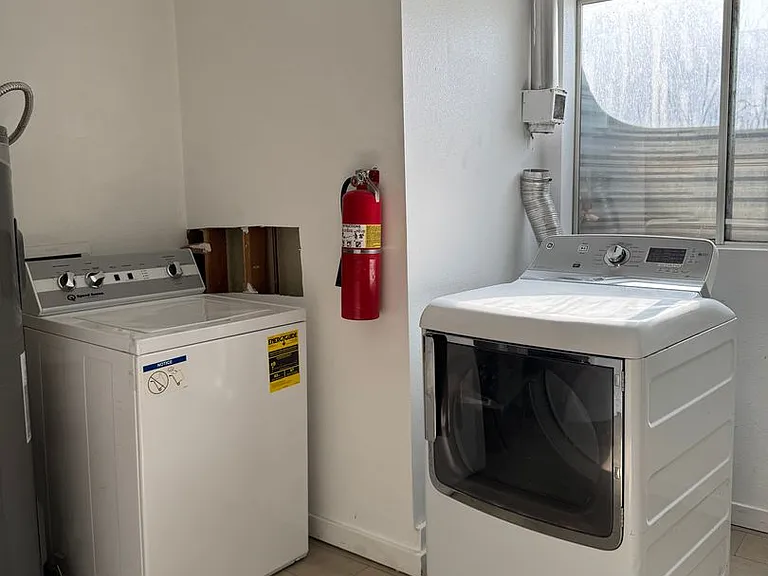 660 Thistle Dr — Photo 20