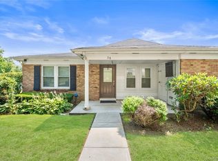 3 Saratoga Ct #B, Ridge, NY 11961