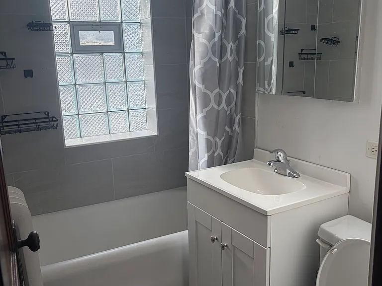 3507 N Keeler Ave #2N — Photo 9