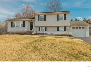 8 New Castle Dr, Washingtonville, NY 10992