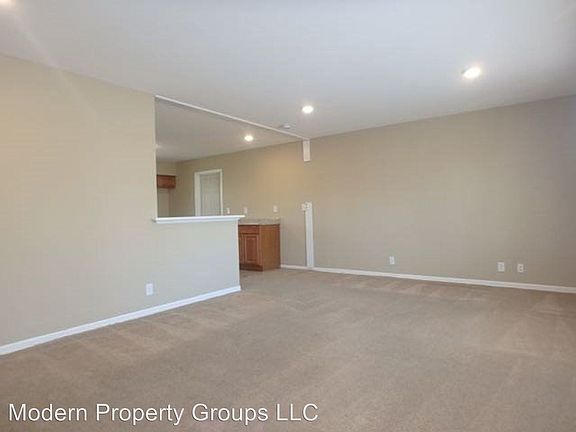 4th image of 207 Elliott Dr