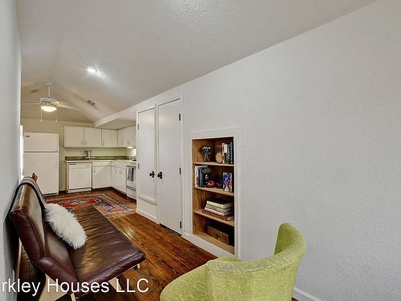 3rd image of 1214 W Hopkins St #9289203