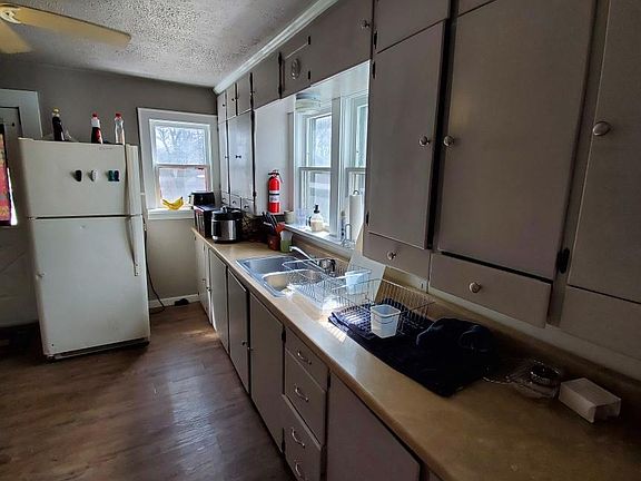 4th image of 315 S Stewart Ave