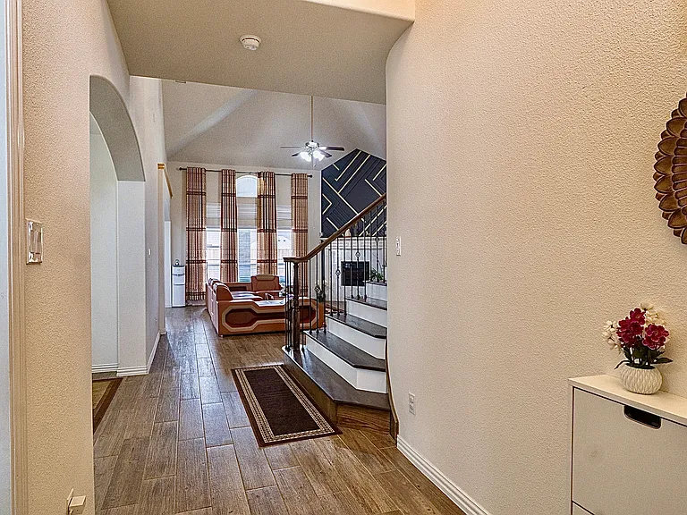 5920 Humber Ln — Photo 6