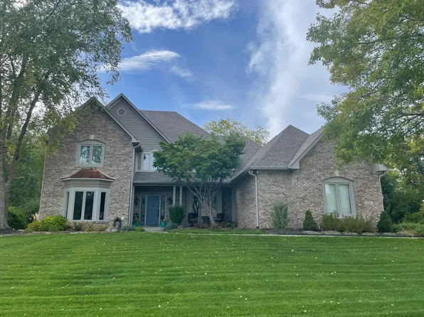 9905 Oak Ridge Dr, Zionsville, IN 46077