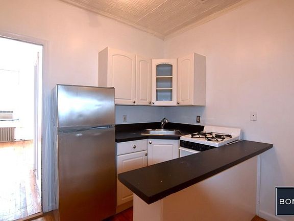 4th image of 33 Withers St APT 2B