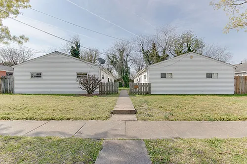 W 40th St 1443 Photo 1