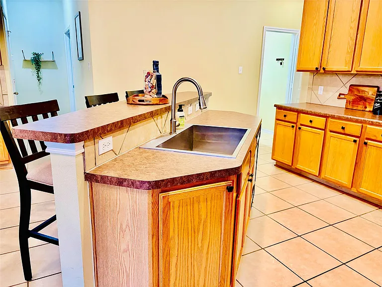 18720 Royal Pointe Dr — Photo 10
