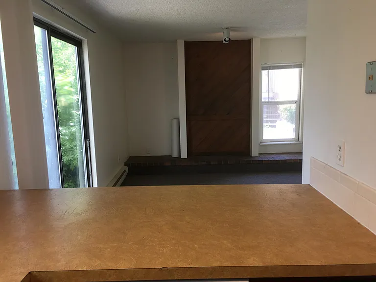 1015 Hover St — Photo 3