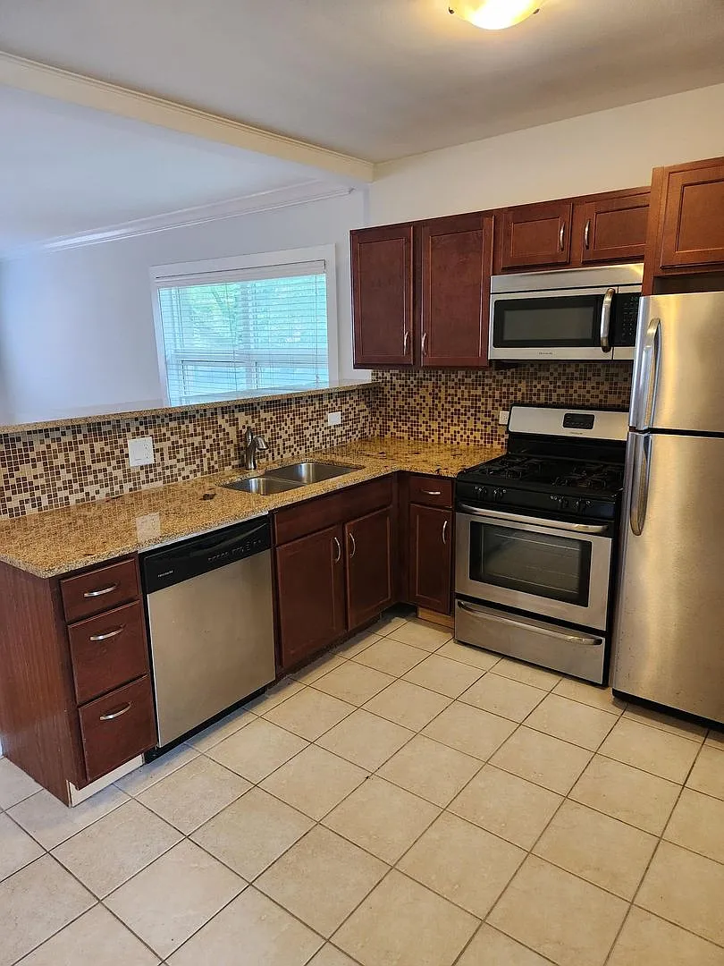 402 Franklin Ave. — Photo 4