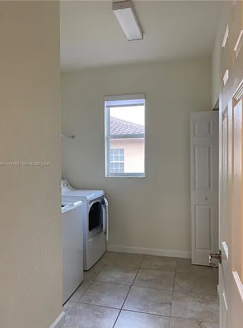 17001 SW 90th Ter — Photo 20
