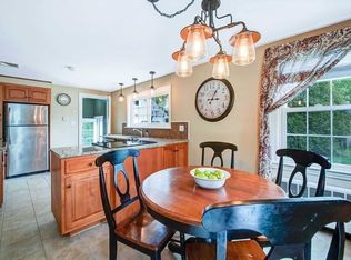 18 Meadow Rd, Longmeadow, MA 01106