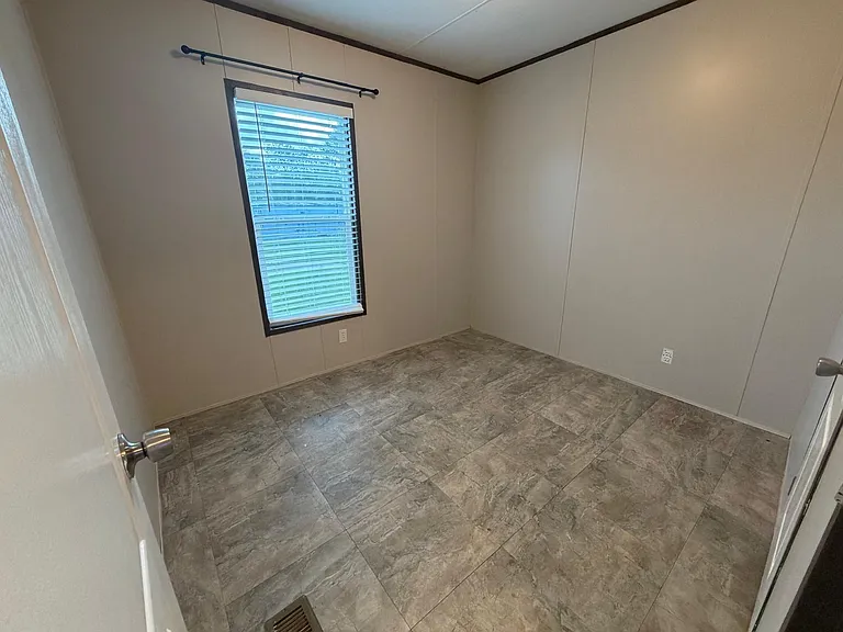514 Primrose Ln — Photo 10