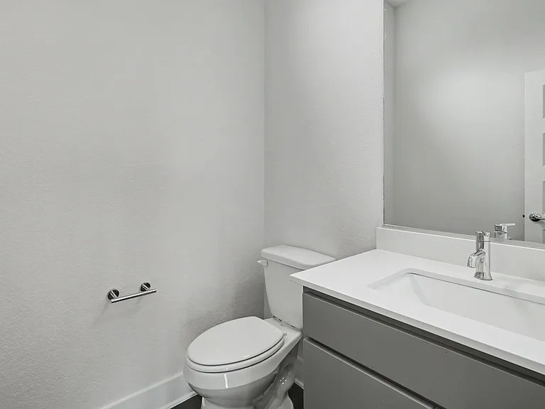 1606 N Hackberry St #102 — Photo 13