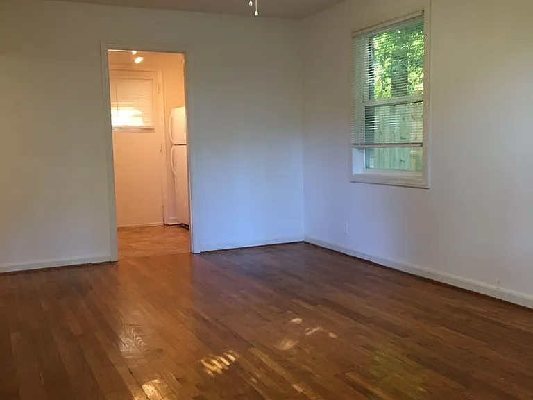 Springdale Apartments — Photo 16