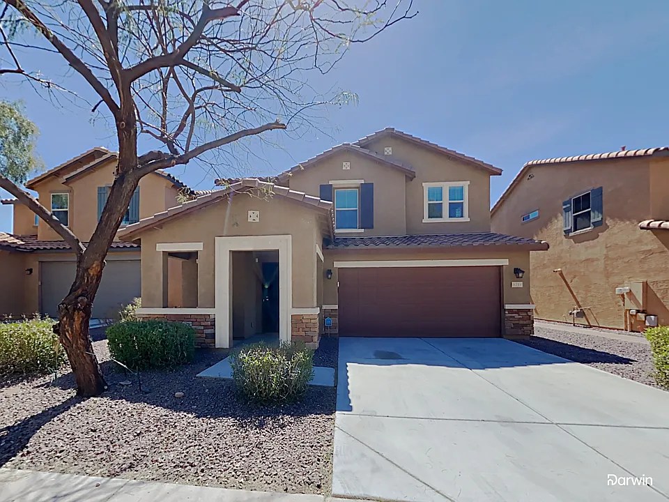 5711 E Adrian Ave