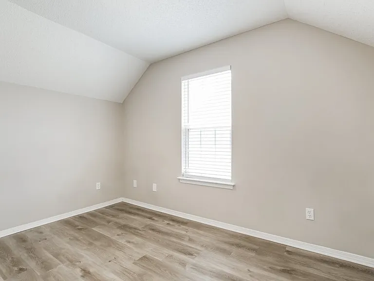 1024 Penncross Dr — Photo 13