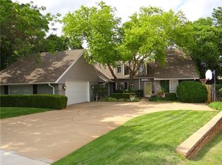 2405 Chimney Hill Ct, Edmond, OK 73034