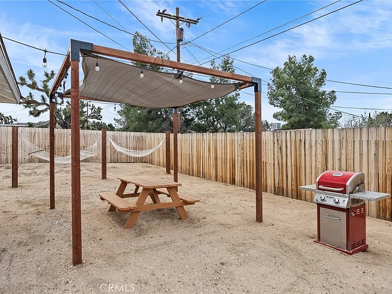 55585 Onaga Trl — Photo 27