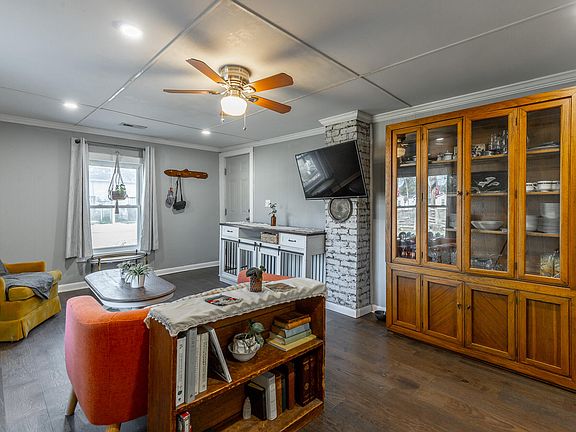 3rd image of 801 Lee Ave