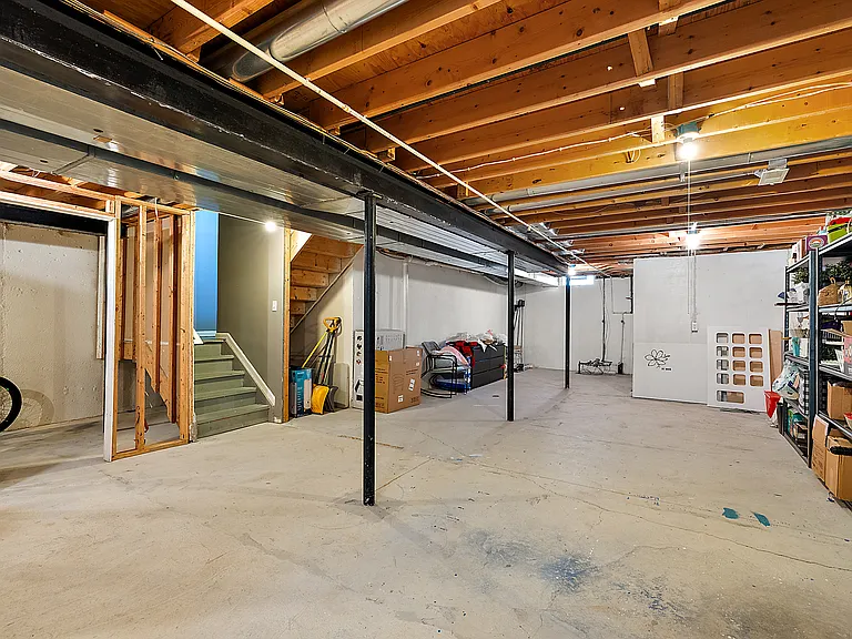1237 Woodcrest Ct — Photo 35