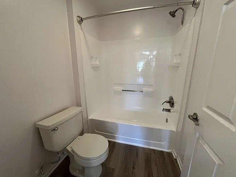 5235 Kester Ave — Photo 54