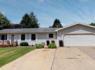 224 S Truman Ave, Lanark, IL 61046