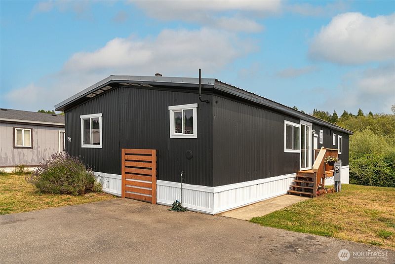 2nd image of 1320 N Oak Harbor Street #190