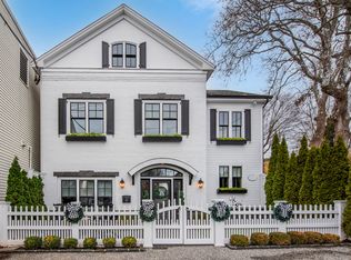 6 N Main St, Essex, CT 06426
