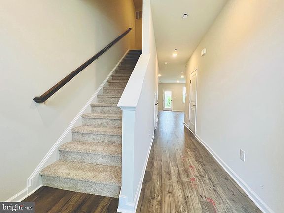 4th image of 38 Nelsons Way