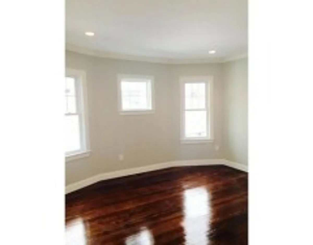 Building Photo - 39 Beech Glen St #2B
