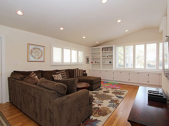 5th image of 9915 Pomona Dr