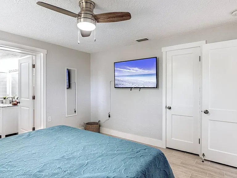3505 Almeria Ave — Photo 23