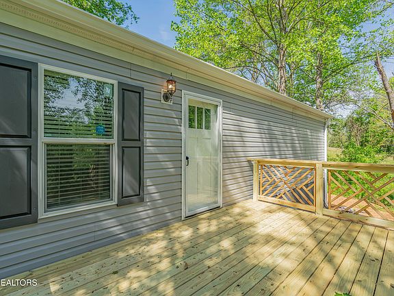 3rd image of 136 Sugar Rd