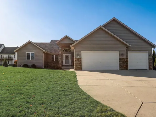 W215N5537 Kenmore DRIVE, Menomonee Falls, WI 53051