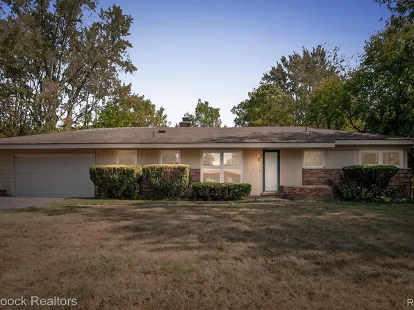 5312 Cambourne Pl, West Bloomfield, MI 48322