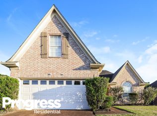10279 S Green Moss Dr, Cordova, TN 38018