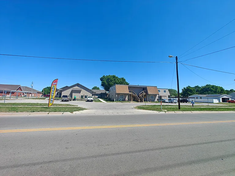 Fox Meadows Apartments — Photo 13