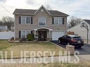 31 Parkerson Rd, Edison, NJ 08817