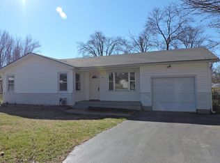 307 S 5th St, Ozark, MO 65721