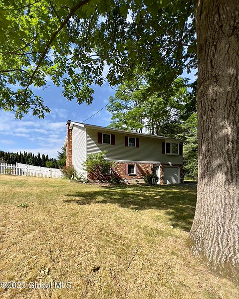 2nd image of 3155 E Old State Road
