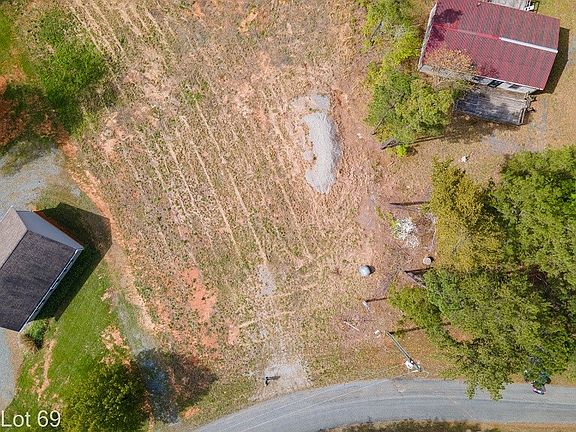 4th image of 69 Lakefront Dr