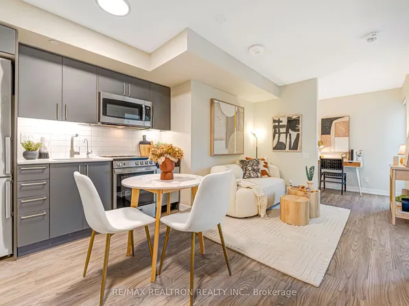 38 Monte Kwinter Ct #501, Toronto, ON M3H 0E2